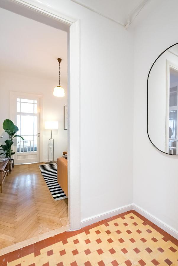 Cismigiu Serenity: 1Br Flat With Scenic Balcony 부쿠레슈티 외부 사진