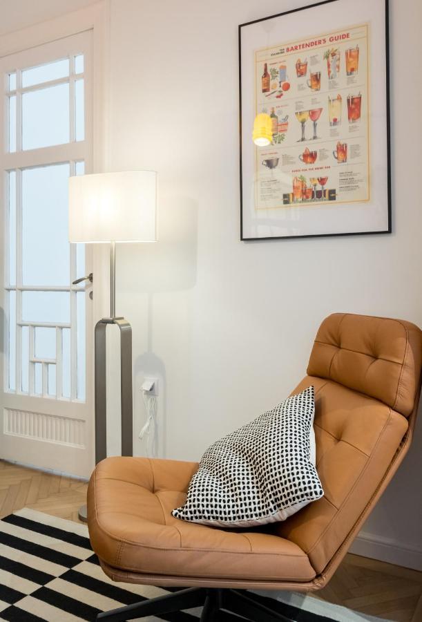 Cismigiu Serenity: 1Br Flat With Scenic Balcony 부쿠레슈티 외부 사진