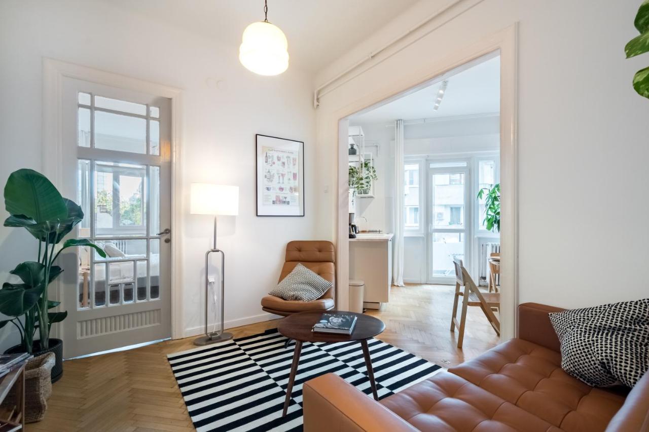 Cismigiu Serenity: 1Br Flat With Scenic Balcony 부쿠레슈티 외부 사진