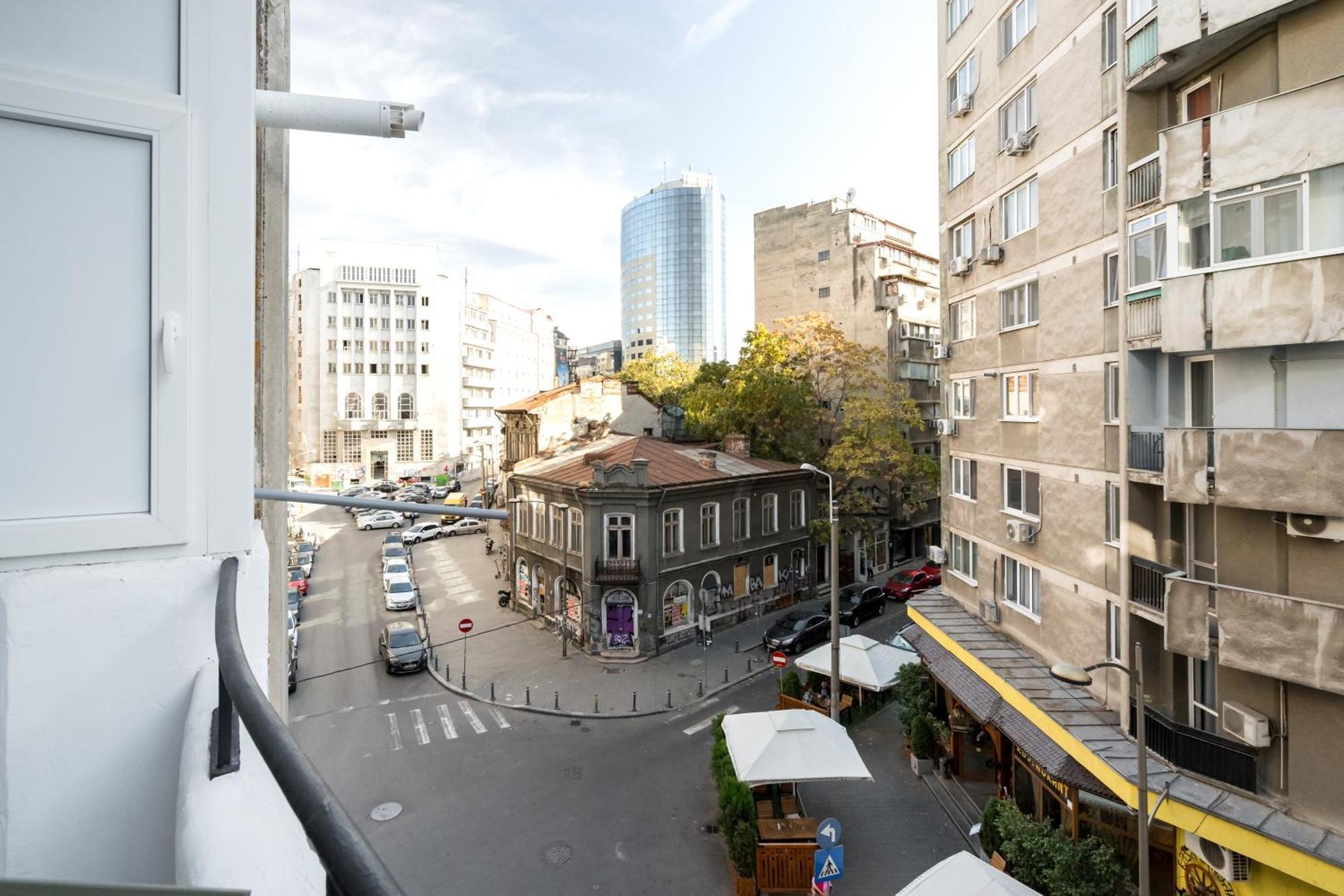Cismigiu Serenity: 1Br Flat With Scenic Balcony 부쿠레슈티 외부 사진